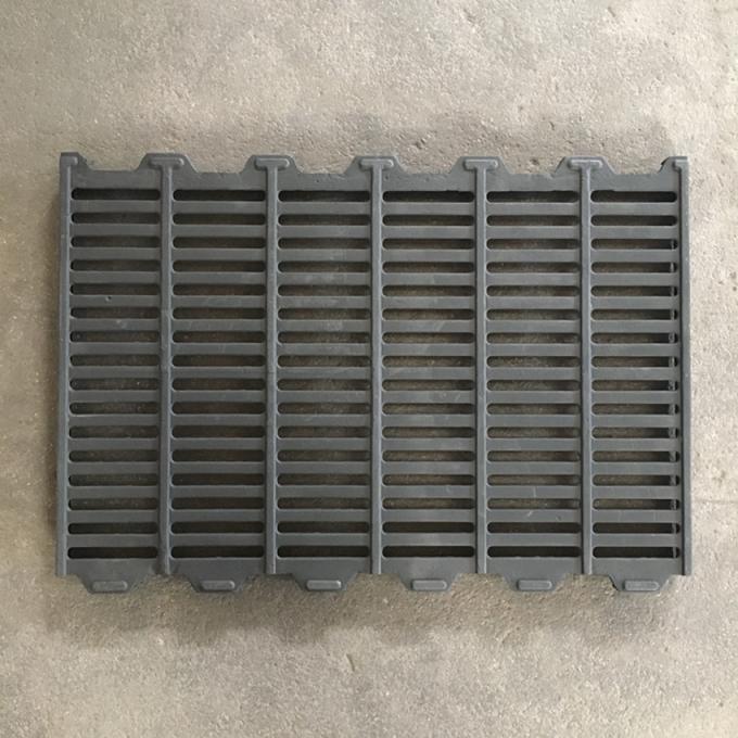 Durable 600*600mm Cast Iron Slat Floor Farrowing Crate For Sow For Animal Husbandry Equipment 7